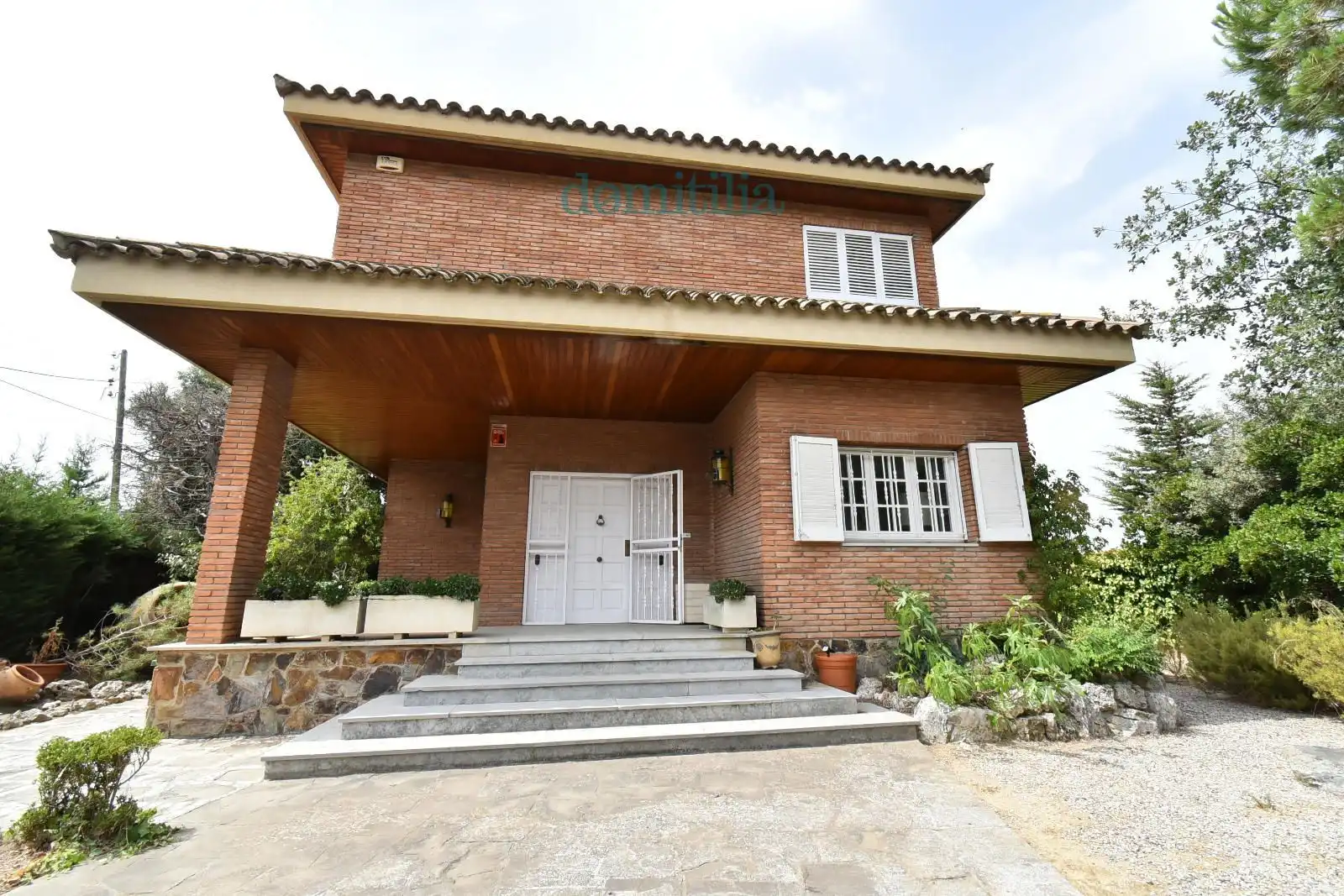 Vista exterior de Casa o xalet en venda en Castellar del Vallès amb Calefacció, Jardí privat i Terrassa