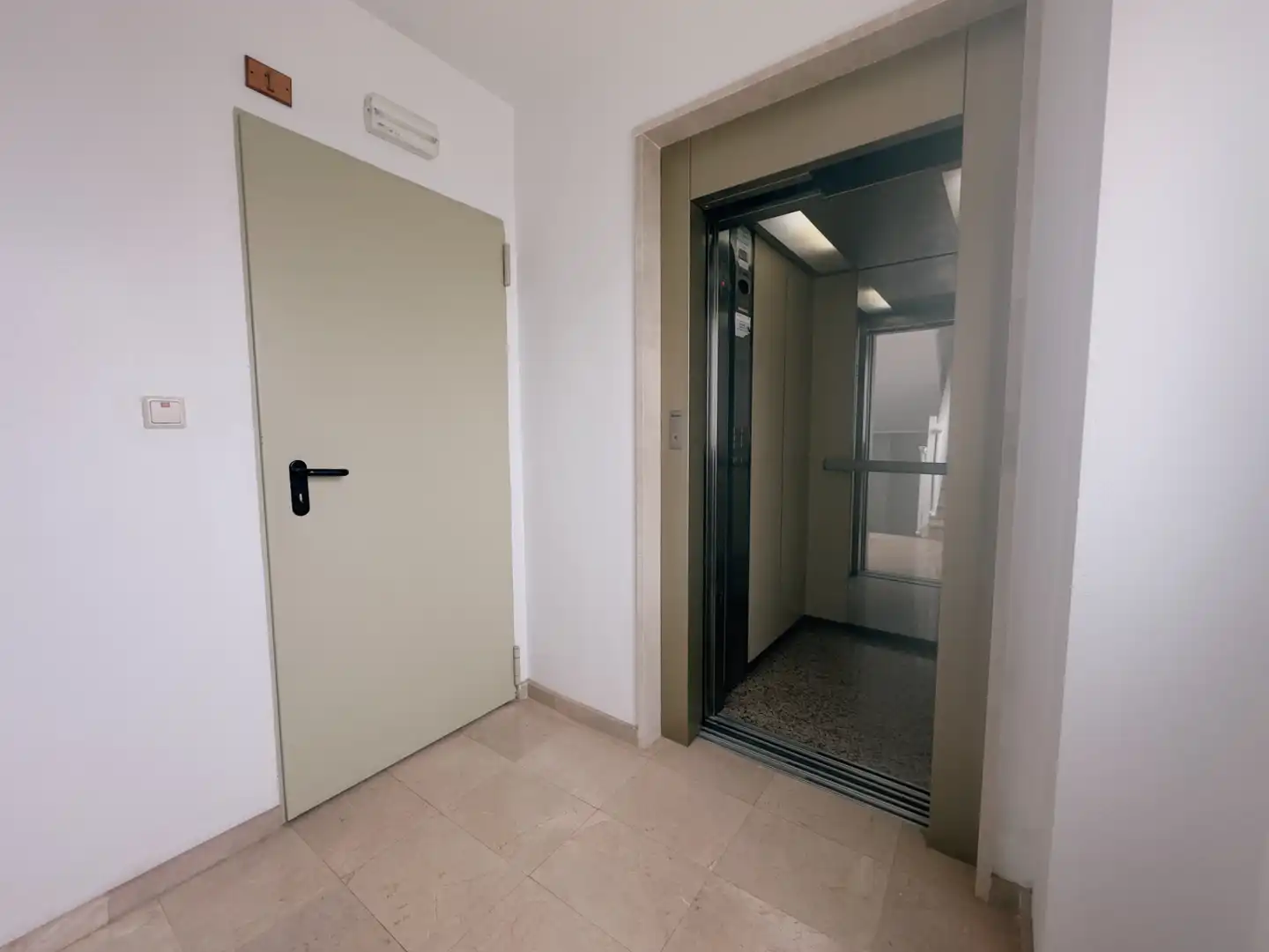 Apartamento en venta en Elche / Elx con Aire acondicionado, Terraza y Amueblado