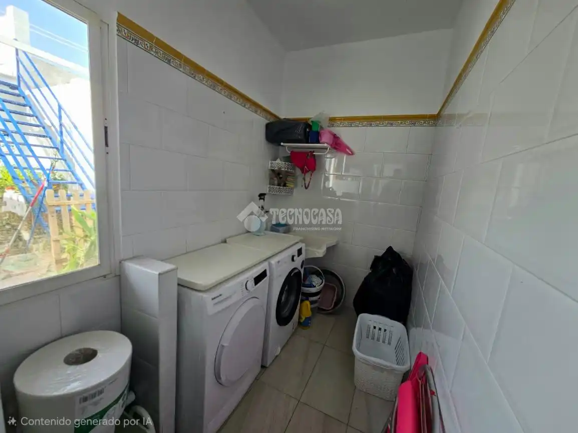 Casa adosada en venta en Montellano con Aire acondicionado