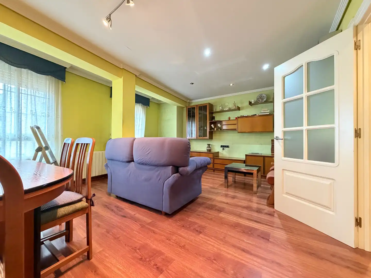 Sala de estar de Piso en venta en Castellón de la Plana / Castelló de la Plana con Aire acondicionado, Calefacción y Parquet