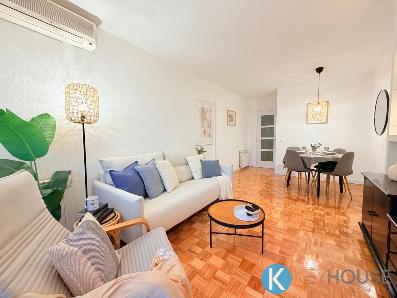 Living room of Flat for sale in San Fernando de Henares  with Air Conditioner, Heating and Parquet flooring