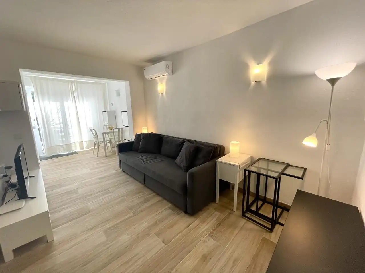 Wohnzimmer von Maisonette zum Verkauf in San Bartolomé de Tirajana mit Klimaanlage, Privatgarten und Parkett