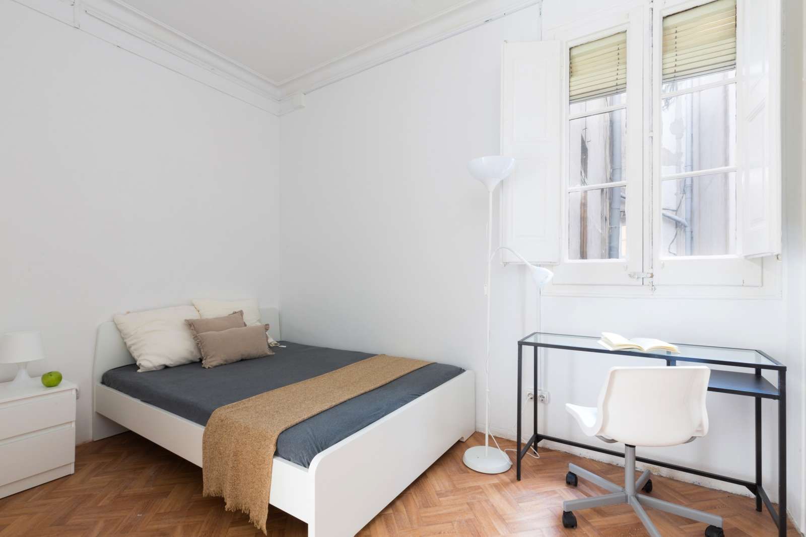 Habitación de Piso para compartir en  Barcelona Capital con Aire acondicionado, Terraza y Amueblado