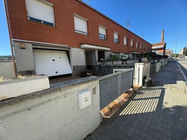 Casa en venta en Carrer de Lluís Companys 11