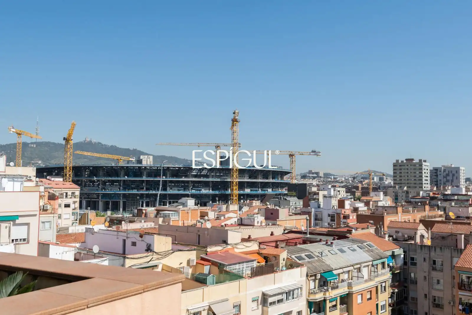 Außenansicht von Dachboden zum Verkauf in Barcelona mit Klimaanlage, Heizung und Terrasse