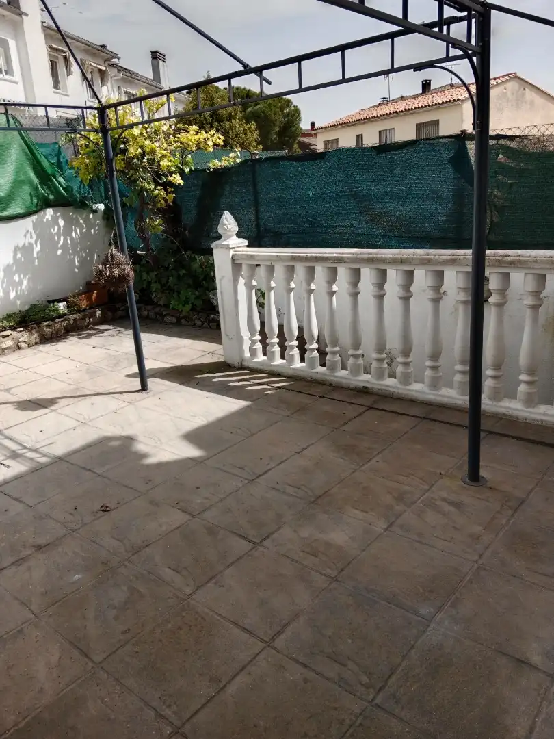 Terrassa de Casa adosada en venda en San Martín de Valdeiglesias amb Aire condicionat i Calefacció
