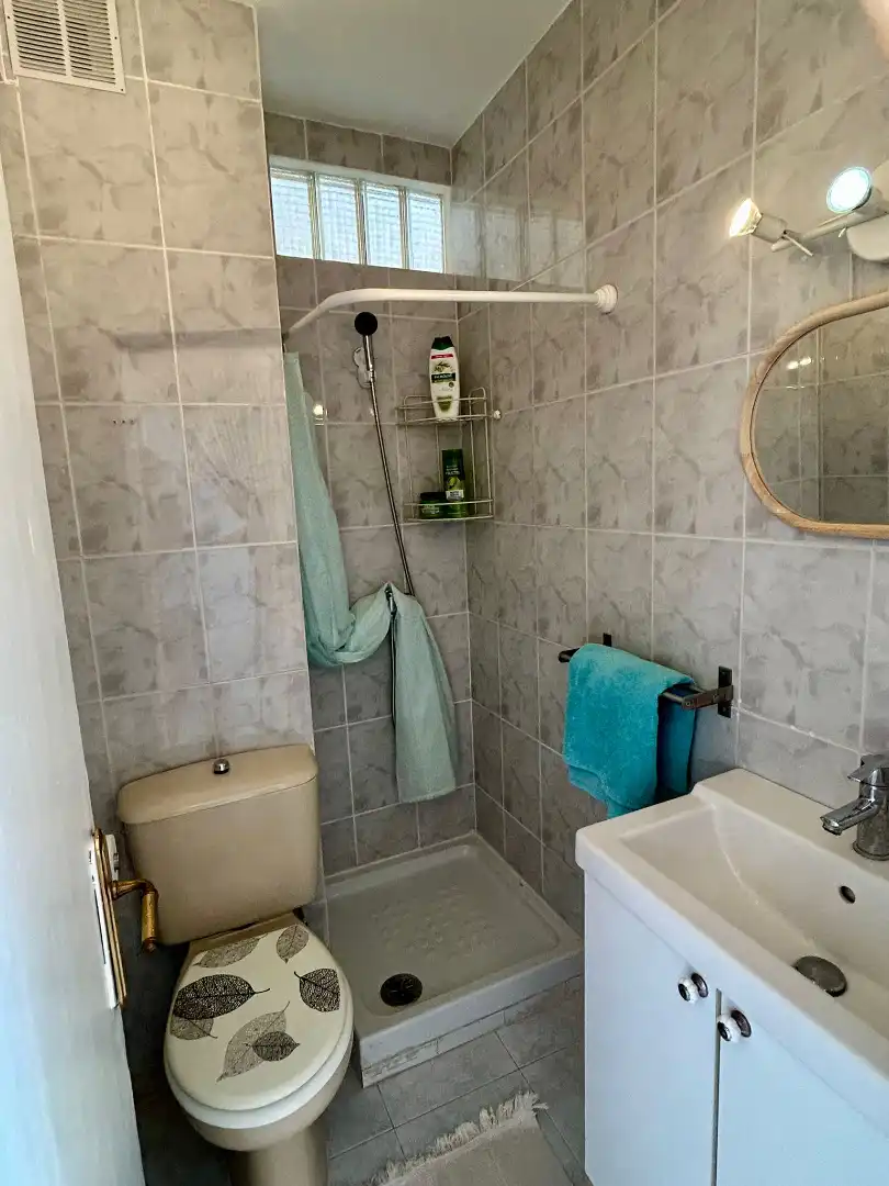 Badezimmer von Wohnung zum Verkauf in Sevilla mit Möbliert