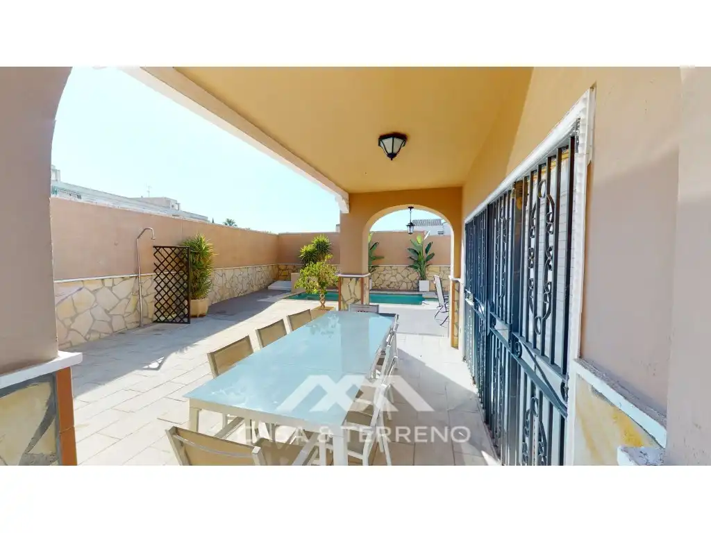Terrassa de Casa o xalet en venda en Vélez-Málaga amb Aire condicionat, Jardí privat i Terrassa