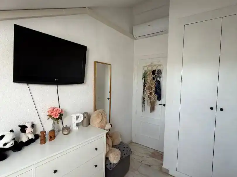 Habitación de Piso en venta en Cobeña con Aire acondicionado y Amueblado