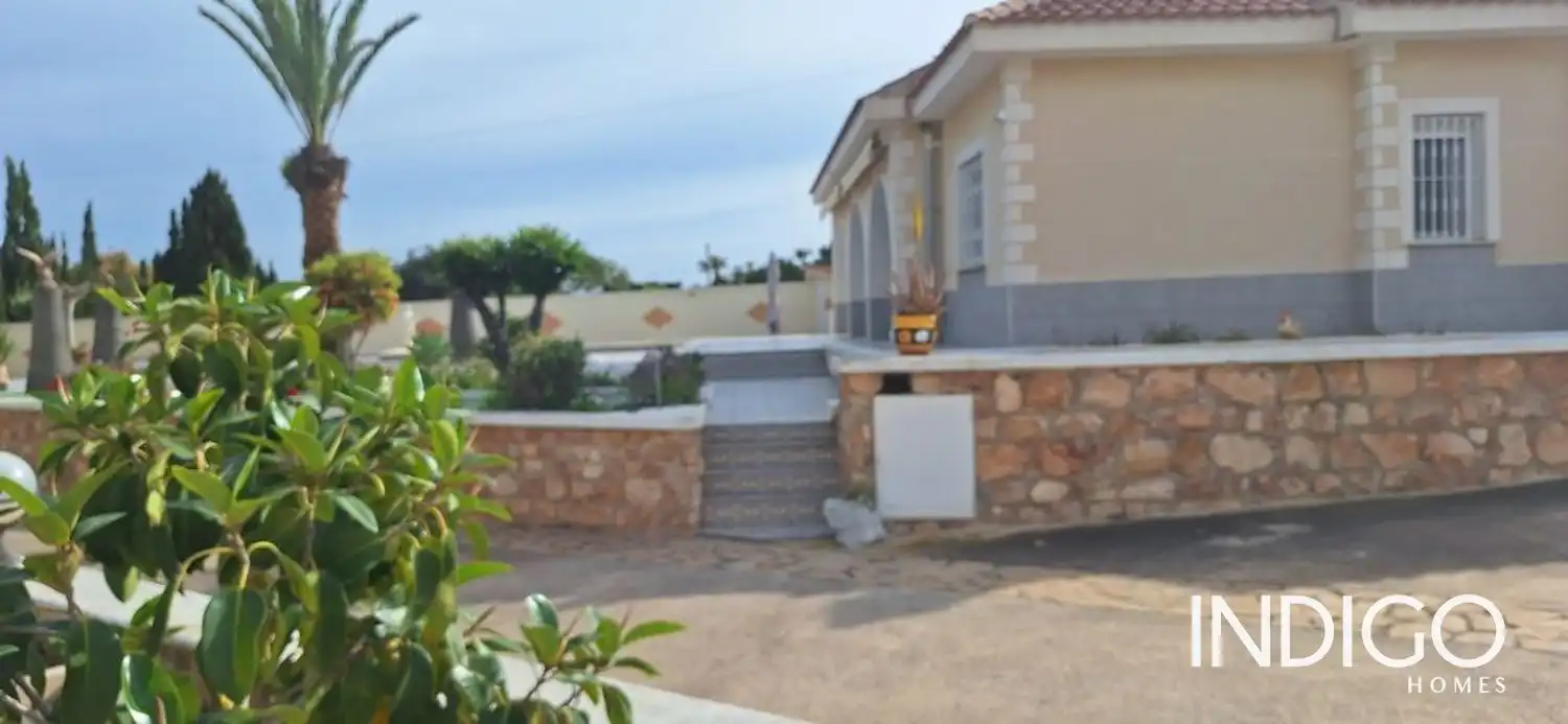 Vista exterior de Casa o chalet en venta en Elche / Elx con Aire acondicionado, Calefacción y Terraza