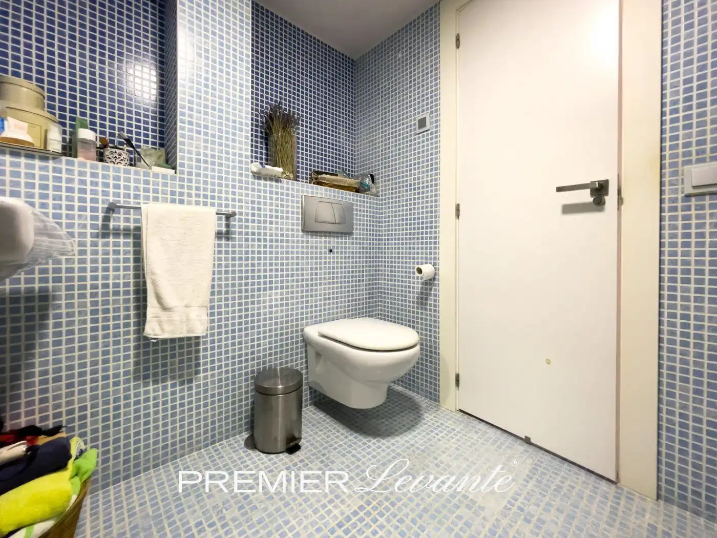 Baño de Piso en venta en Alicante / Alacant con Aire acondicionado, Calefacción y Jardín privado