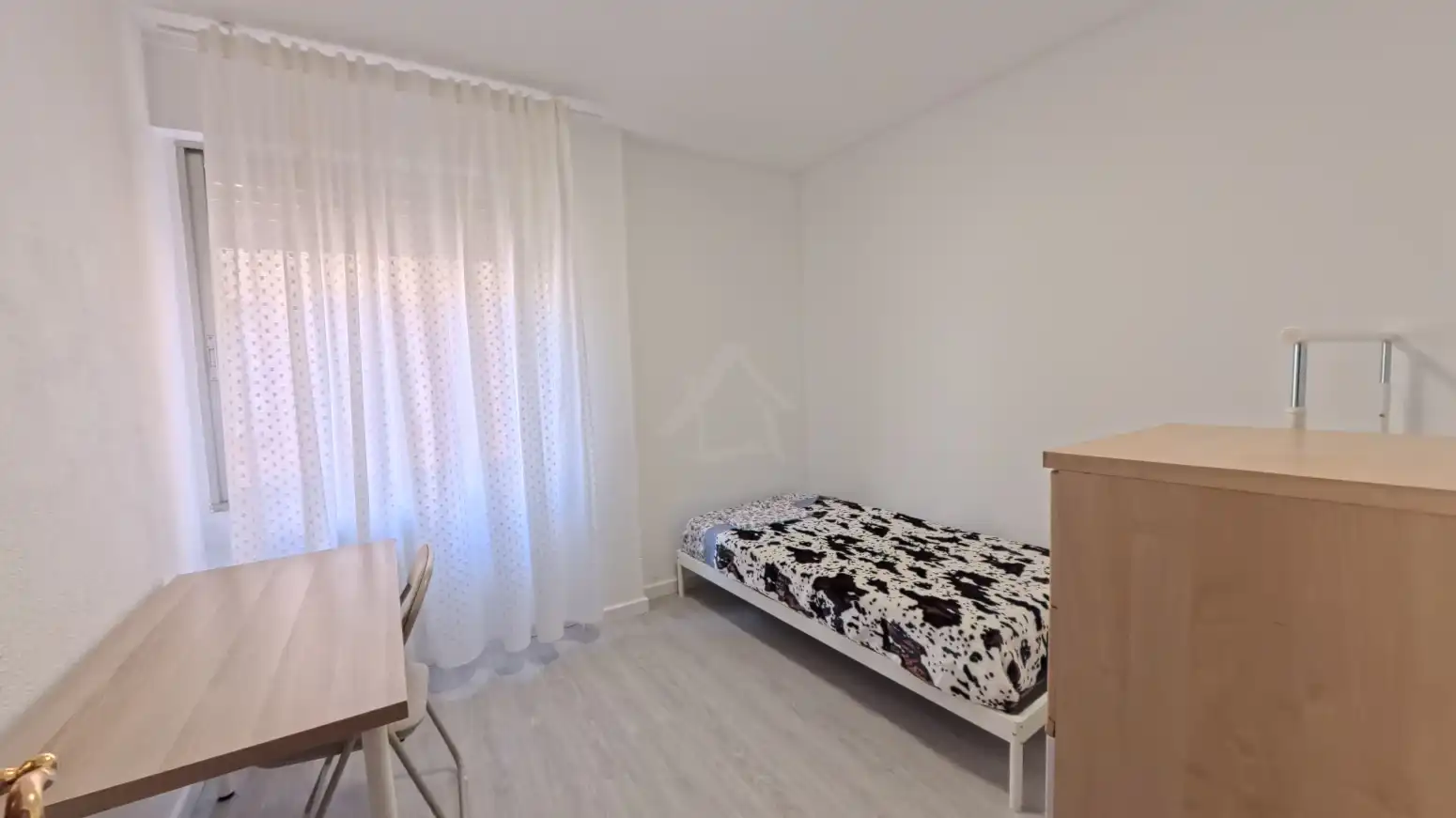 Habitación de Piso en venta en  Logroño con Calefacción, Parquet y Trastero