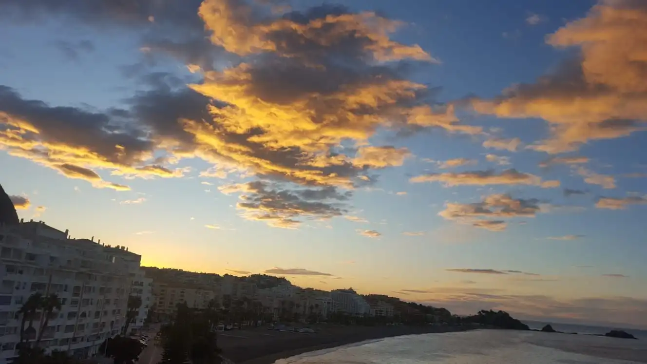 Vista exterior de Apartamento de alquiler en Almuñécar con Aire acondicionado, Terraza y Amueblado