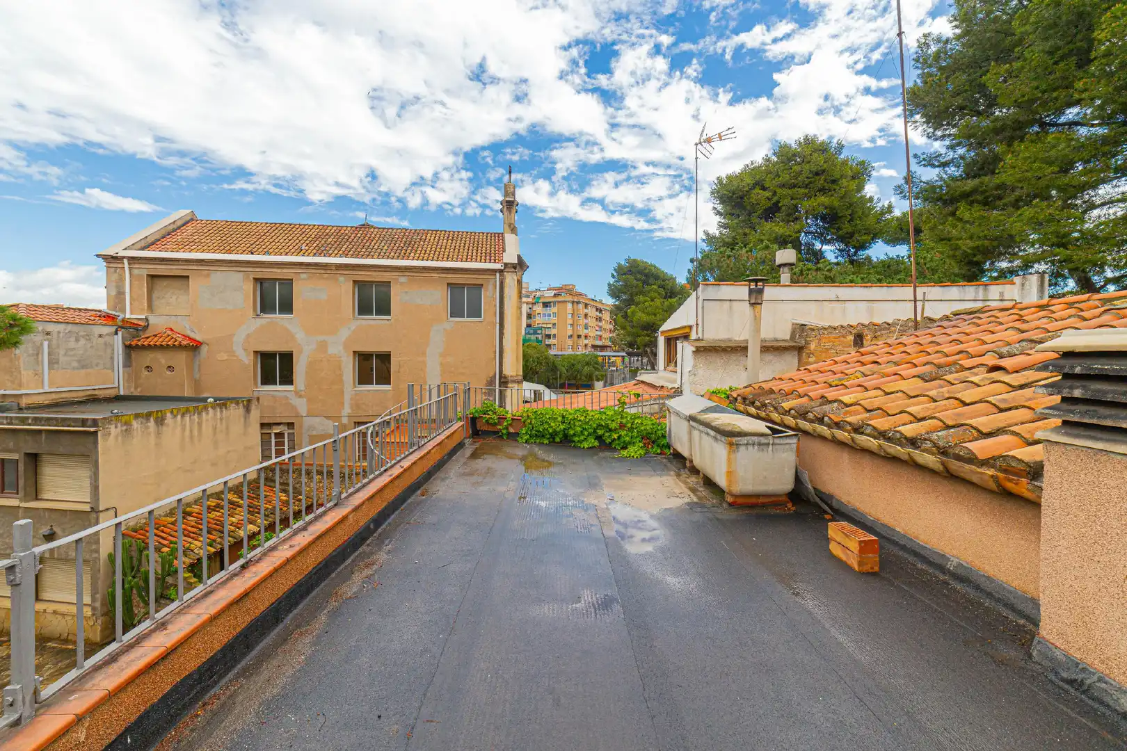 Exterior view of Houses for sale in Sant Feliu de Llobregat  with Heating, Private garden and Balcony