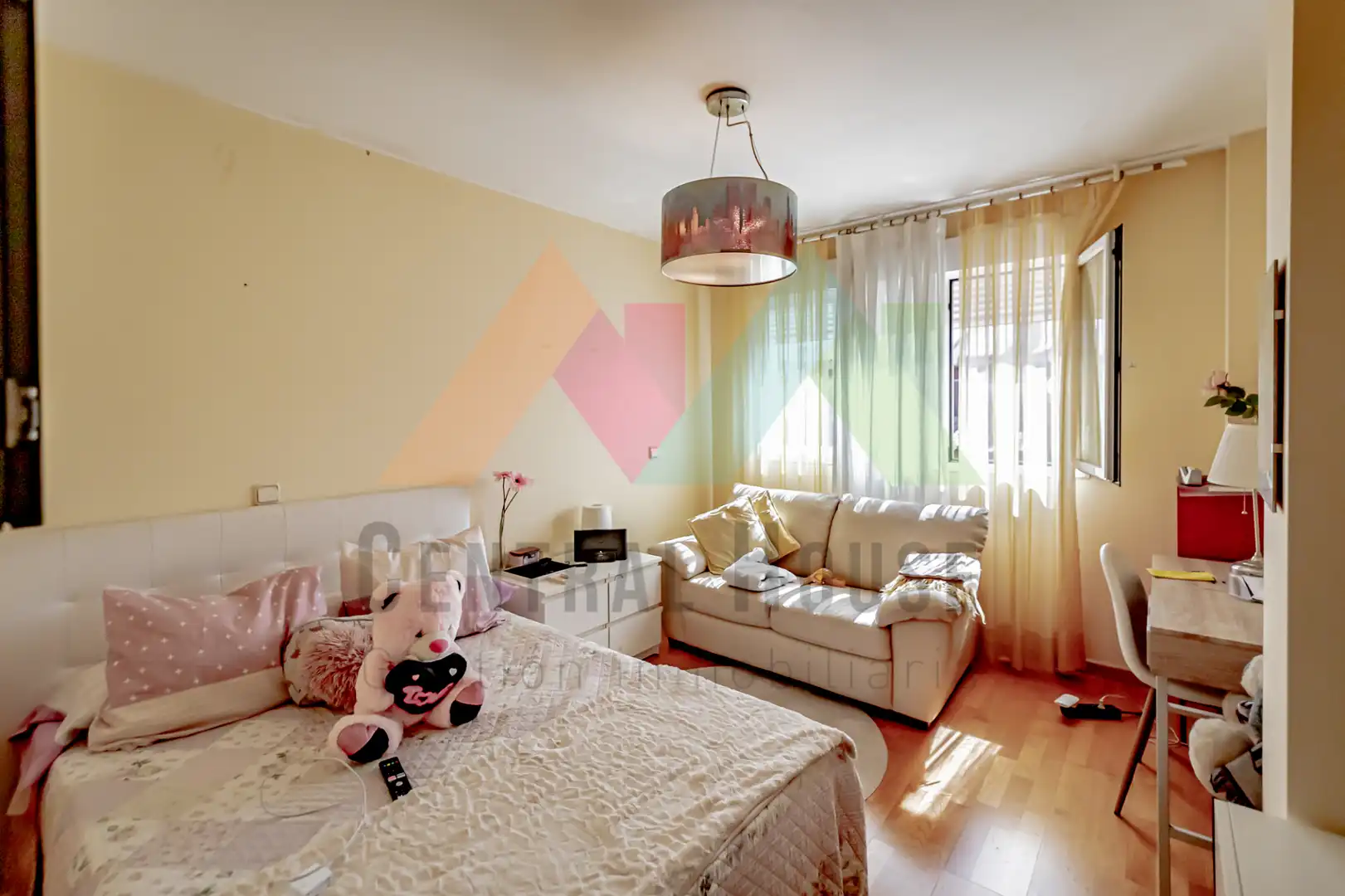 Habitación de Casa adosada en venta en Guadalajara con Aire acondicionado, Calefacción y Jardín privado