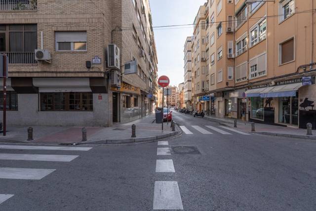 Local comercial en Venta en Calle ISAAC ALBENIZ en Plaza de Toros