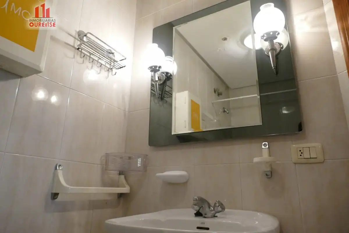 Baño de Piso de alquiler en Ourense Capital  con Calefacción, Amueblado y Balcón