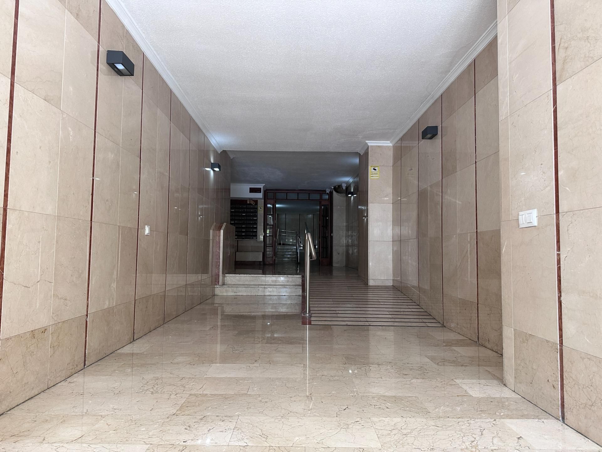 Flat to rent in  Sevilla Capital  with Air Conditioner, Heating and Terrace