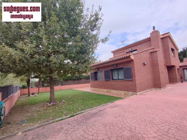 Casa-chalet en Venta en Begues