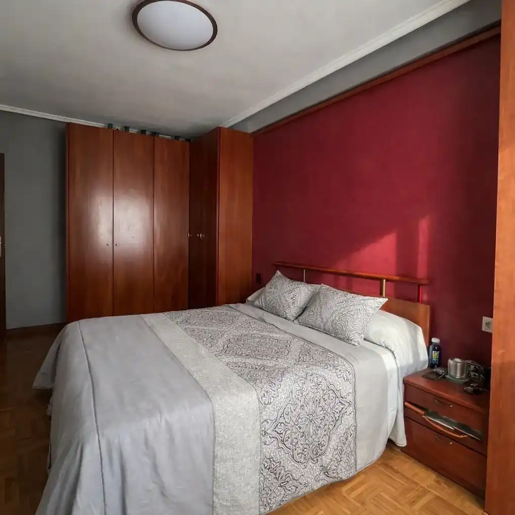 Schlafzimmer von Wohnung zum Verkauf in Vitoria - Gasteiz mit Heizung und Abstellraum