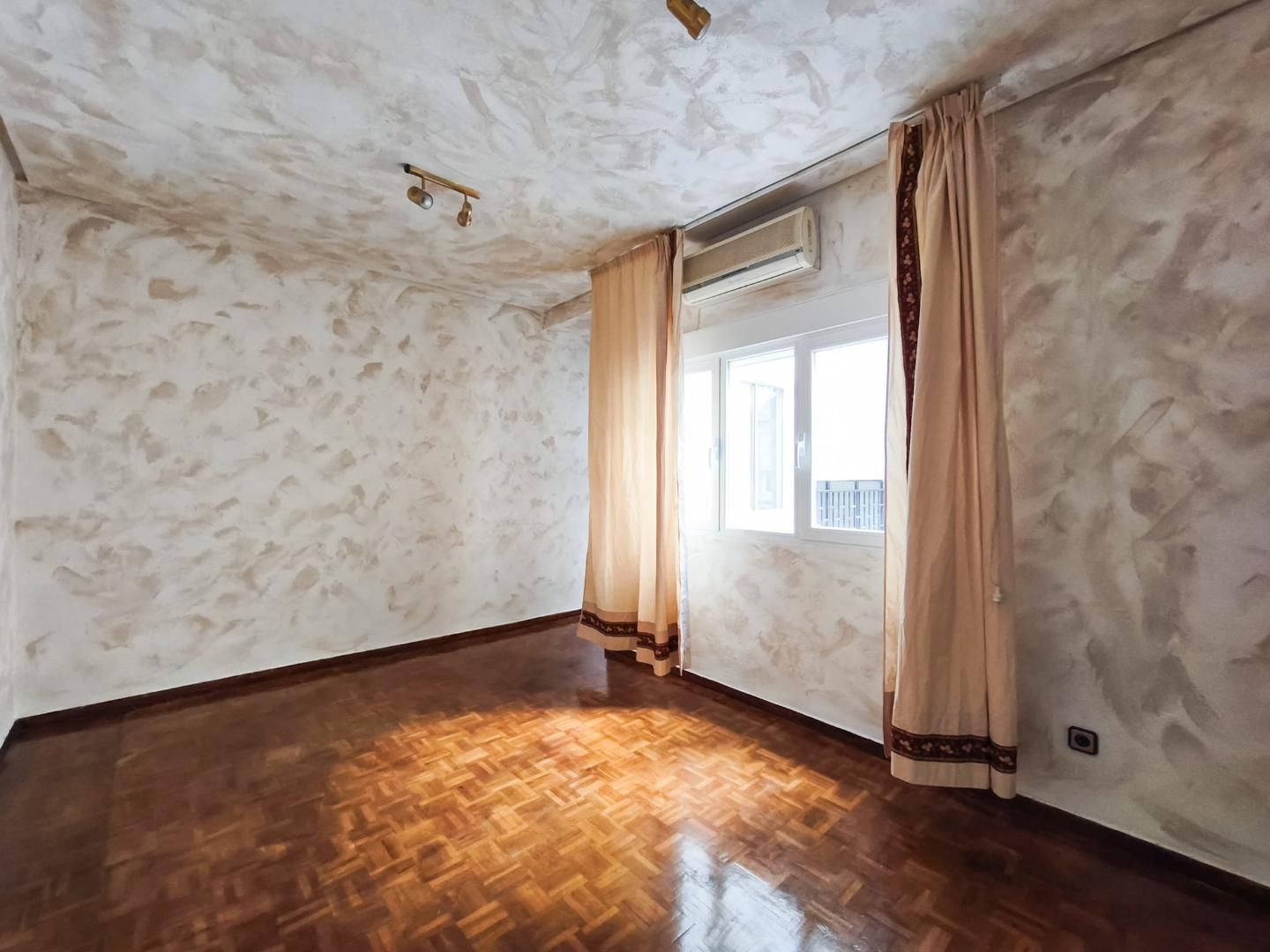 Bedroom of Apartment to rent in  Madrid Capital