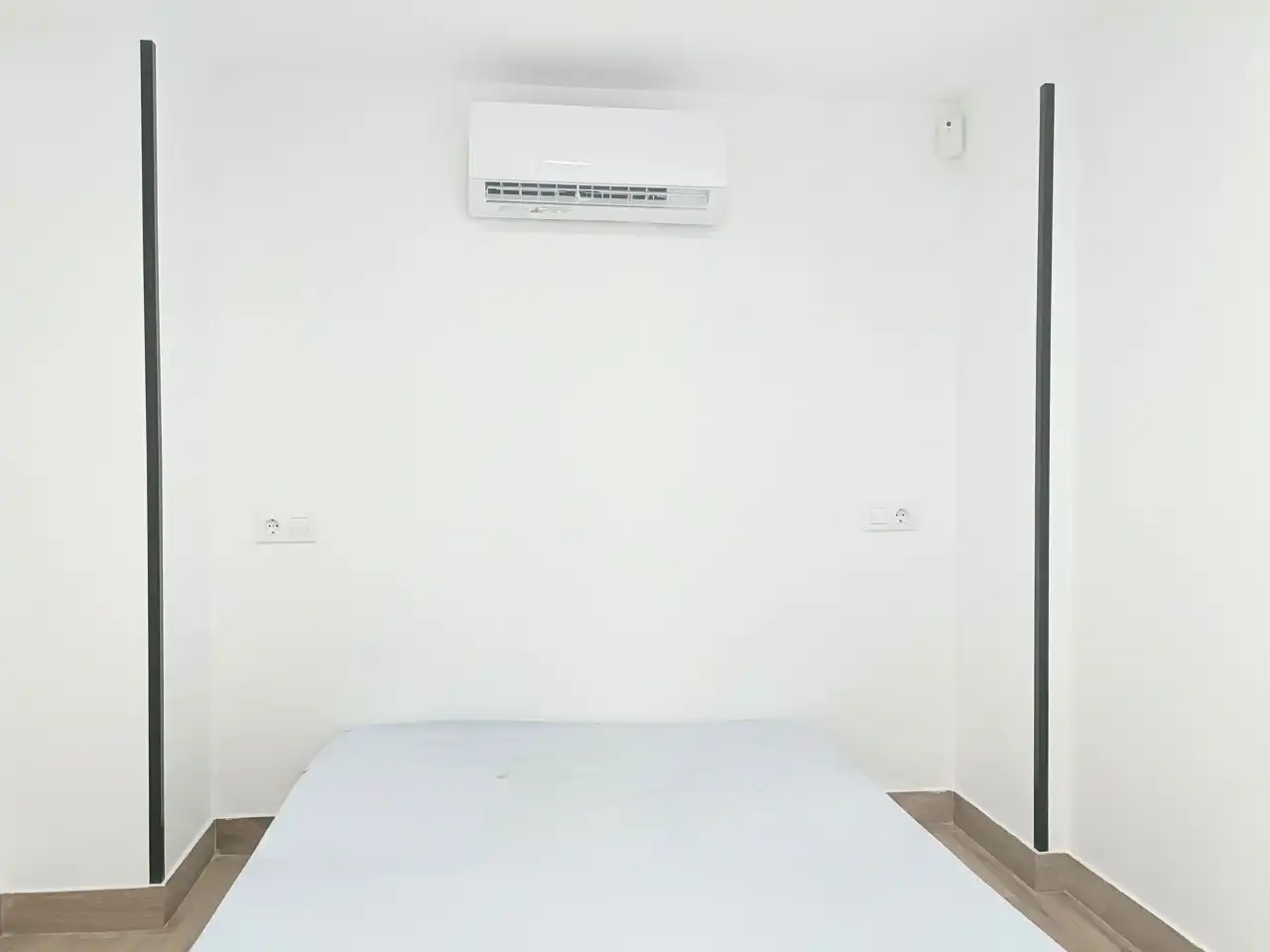 Bedroom of Commercial properties for rent in Madrid  with Air Conditioner