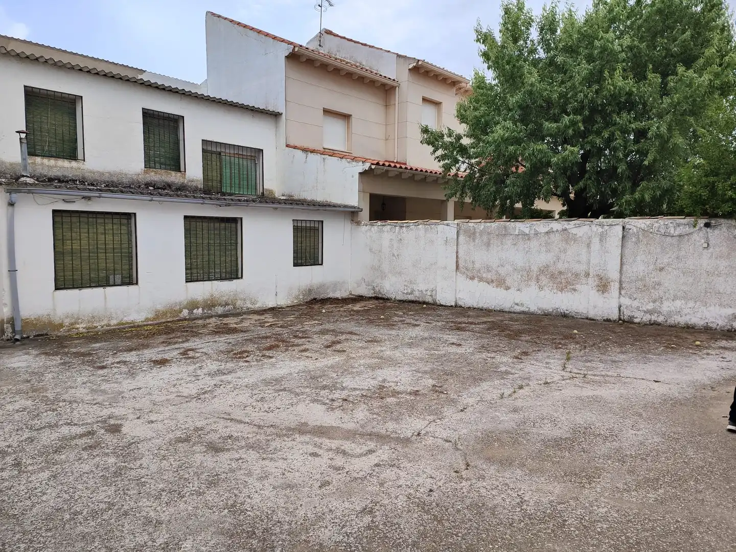 Aparcament de Casa o xalet en venda en Corral de Almaguer amb Calefacció, Jardí privat i Parquet