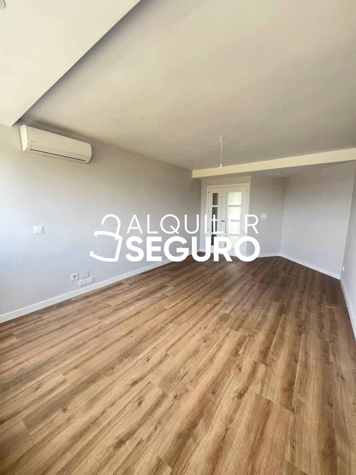 Bedroom of Flat to rent in  Madrid Capital  with Air Conditioner and Heating