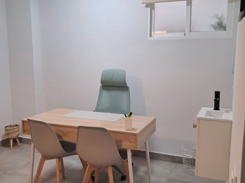 Office to rent in Badajoz Capital  with Air Conditioner, Heating and Furnished