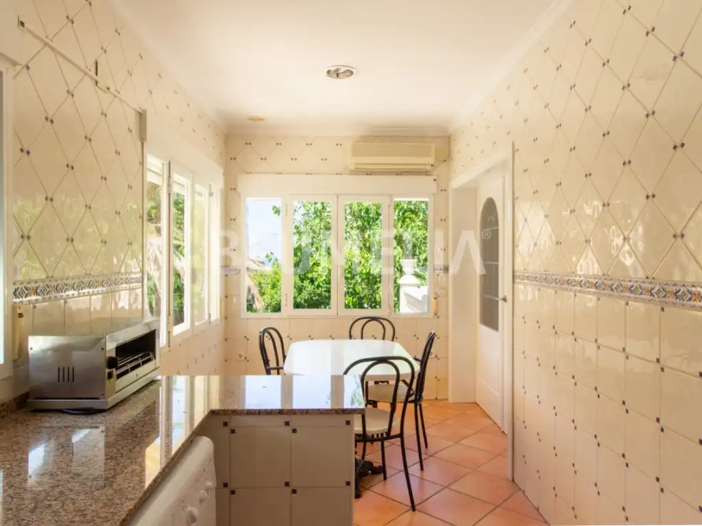 Cuina de Casa o xalet en venda en Dénia amb Aire condicionat, Jardí privat i Terrassa