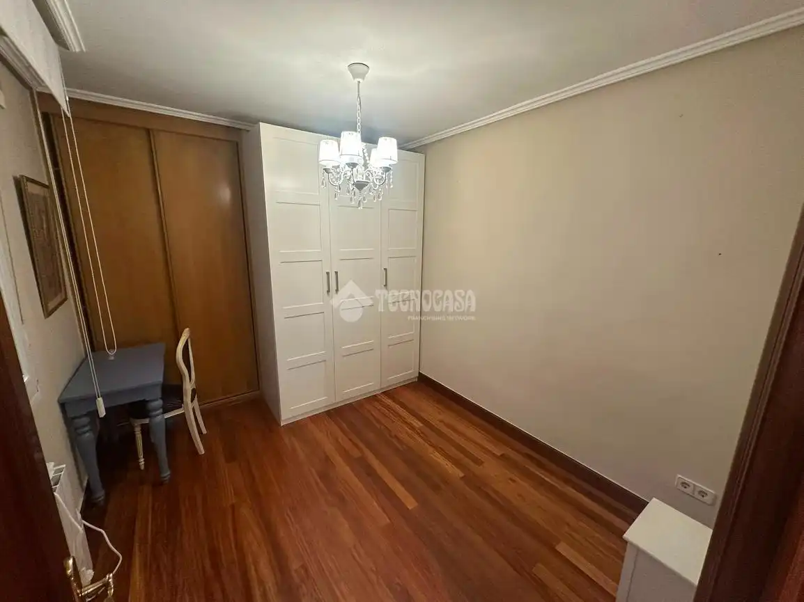 Dormitori de Dúplex en venda en Bilbao  amb Calefacció i Moblat