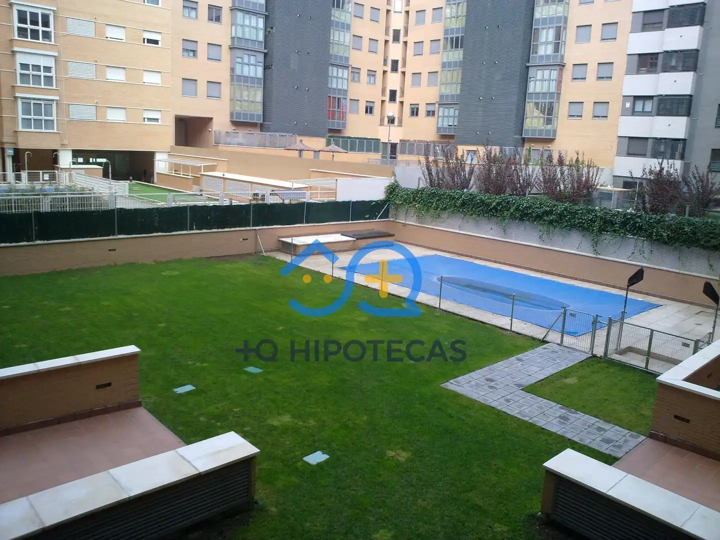 Swimming pool of Flat for sale in Madrid  with Air Conditioner, Heating and Storage room