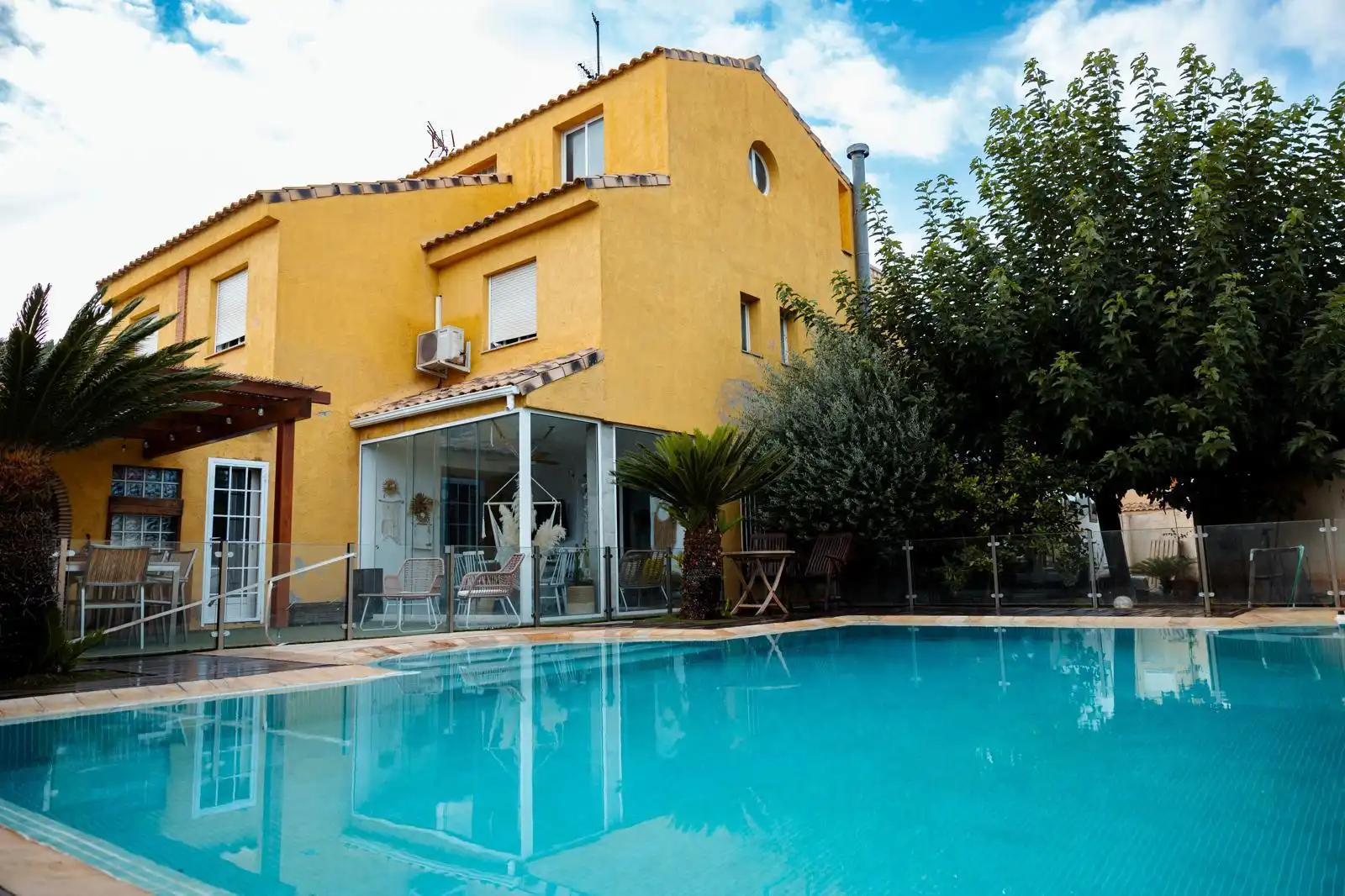 Piscina de Casa o chalet en venta en La Pobla de Vallbona con Aire acondicionado, Calefacción y Terraza