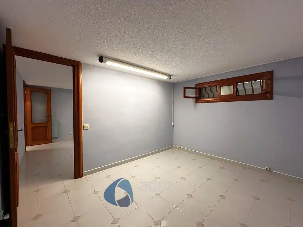 Houses for sale in Lardero  with Air Conditioner, Heating and Private garden
