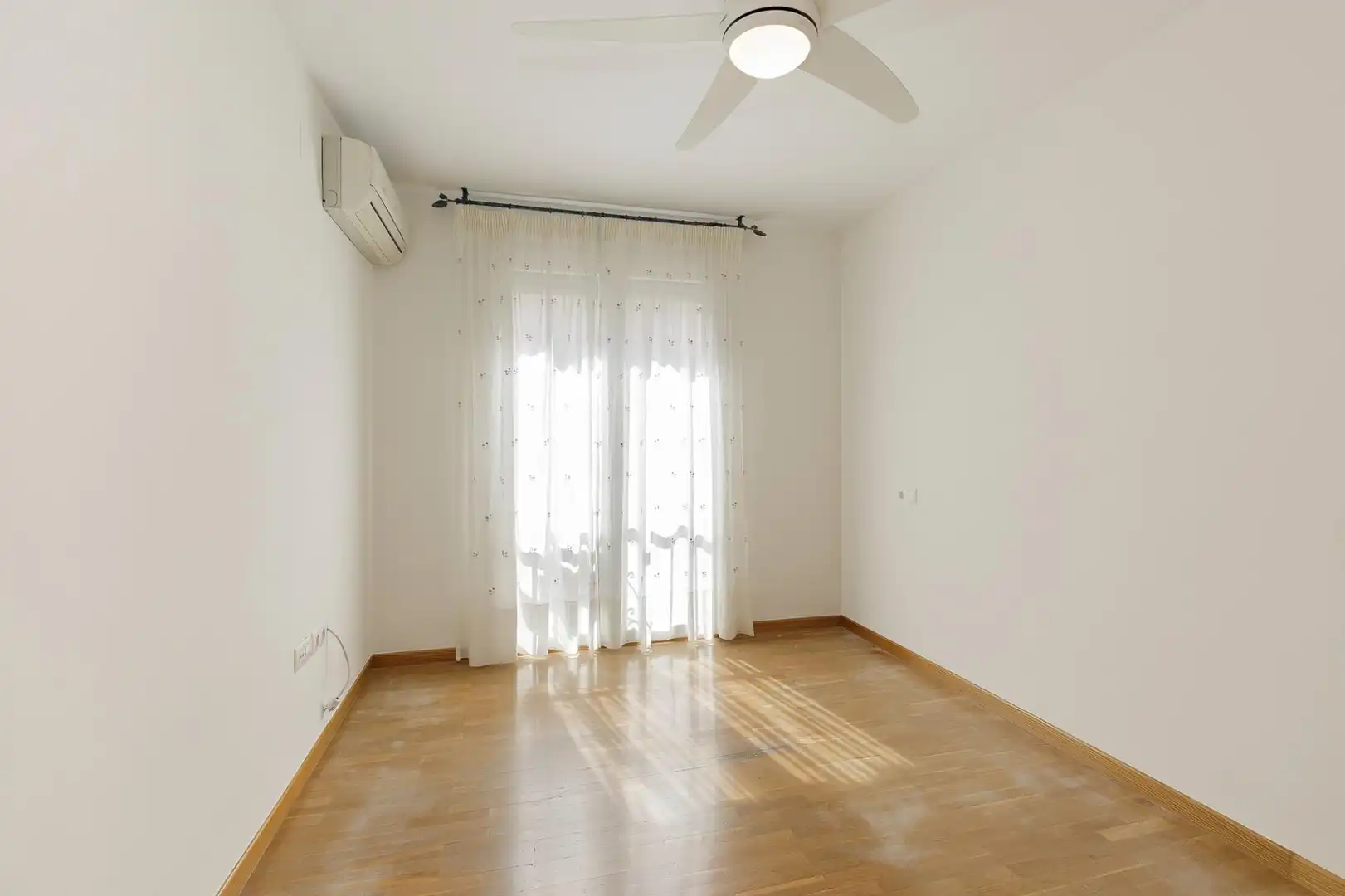 Habitación de Casa o chalet en venta en La Zubia con Calefacción, Jardín privado y Terraza