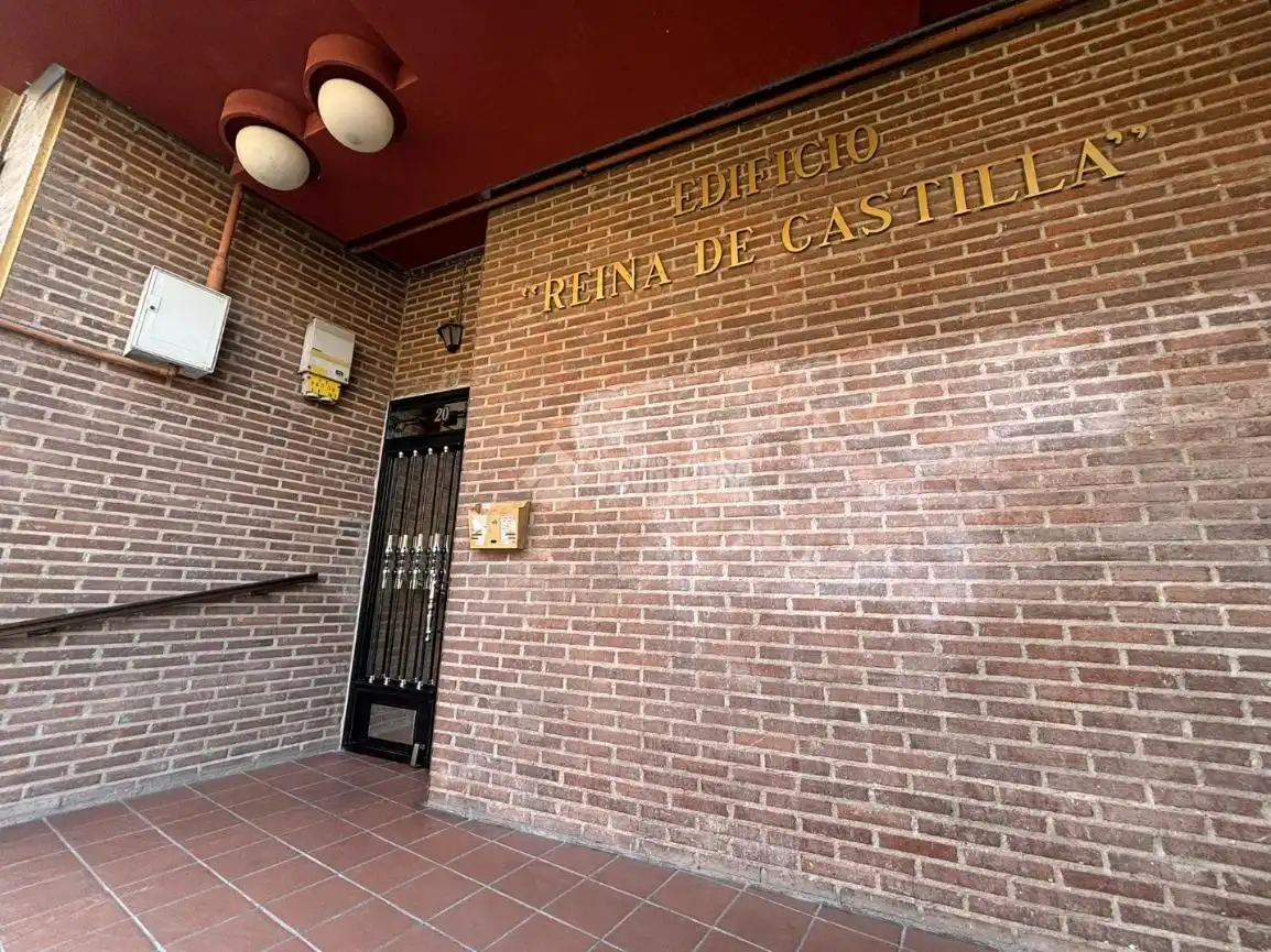Vista exterior de Piso en venta en Medina del Campo con Calefacción