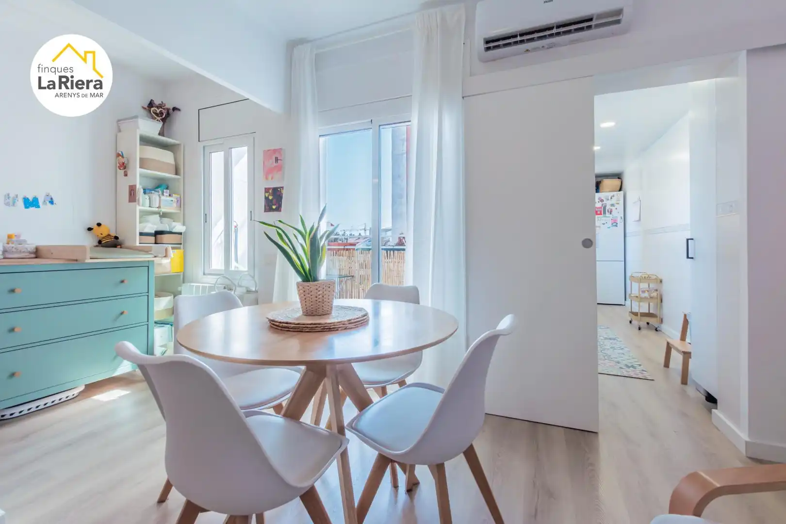 Comedor de Piso en venta en Arenys de Mar con Parquet y Balcón