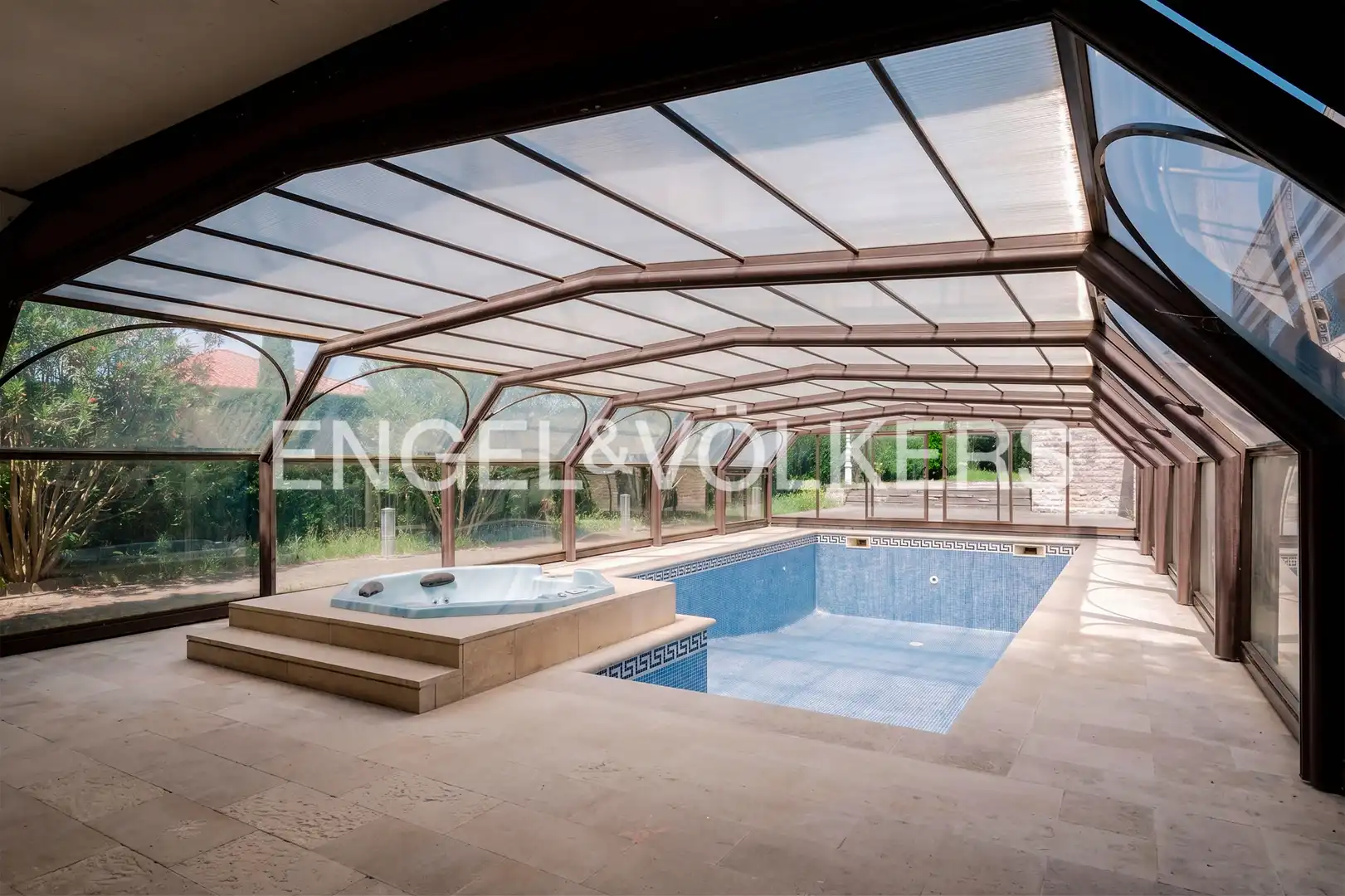 Piscina de Finca rústica en venta en Hendaye con Aire acondicionado, Calefacción y Jardín privado