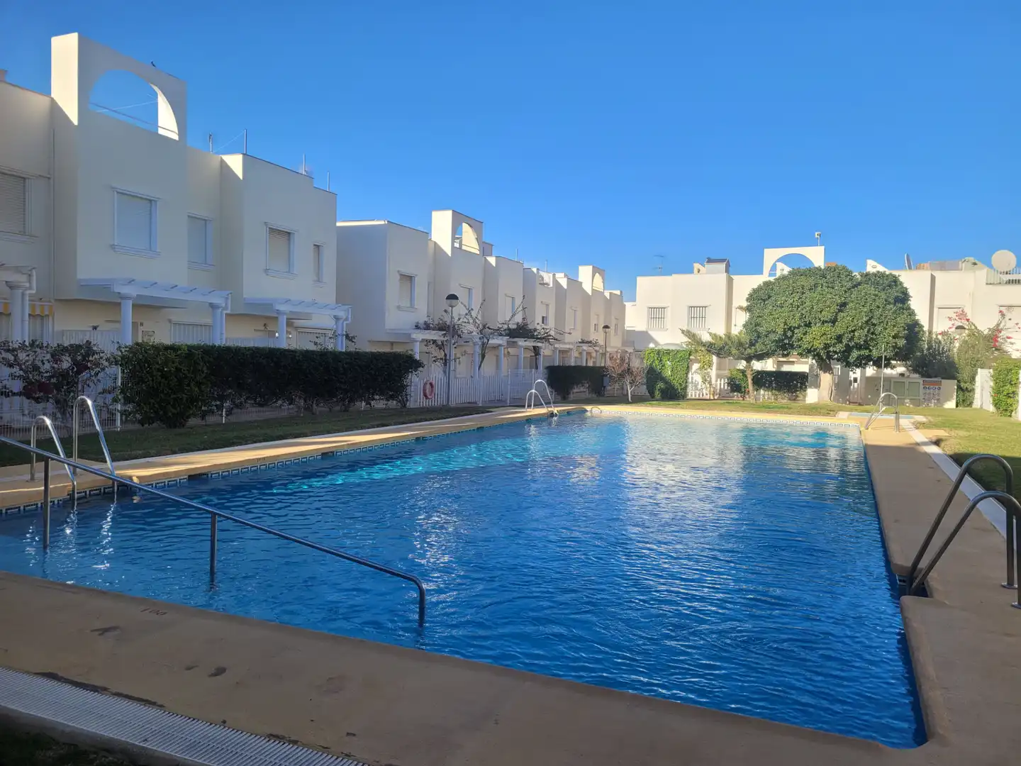 Terraced house with pool for sale in Calle Mateo Núñez