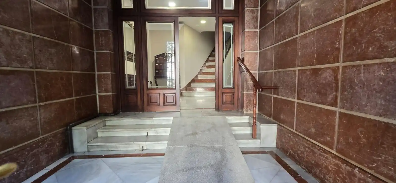 Flat for sale in Sevilla  with Air Conditioner, Terrace and Storage room