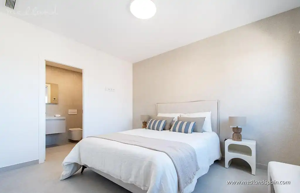 Dormitori de Casa o xalet en venda en Pilar de la Horadada amb Jardí privat, Terrassa i Piscina