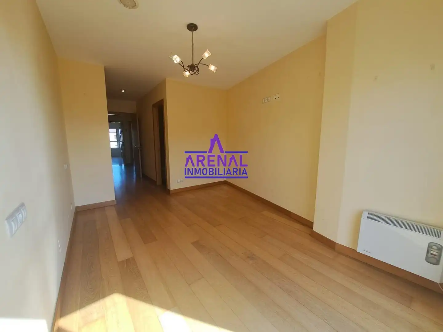 Dormitori de Apartament en venda en A Pobra do Caramiñal amb Calefacció
