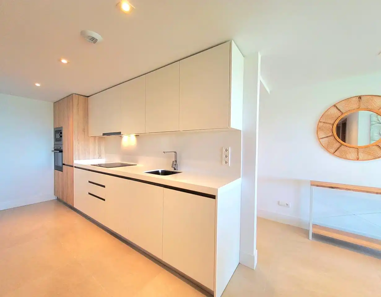 Cocina de Apartamento en venta en Sotogrande con Aire acondicionado, Terraza y Amueblado