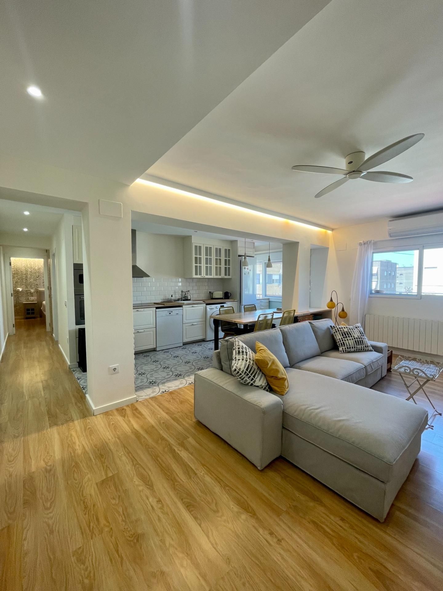Living room of Flat to rent in  Valencia Capital  with Air Conditioner, Heating and Private garden
