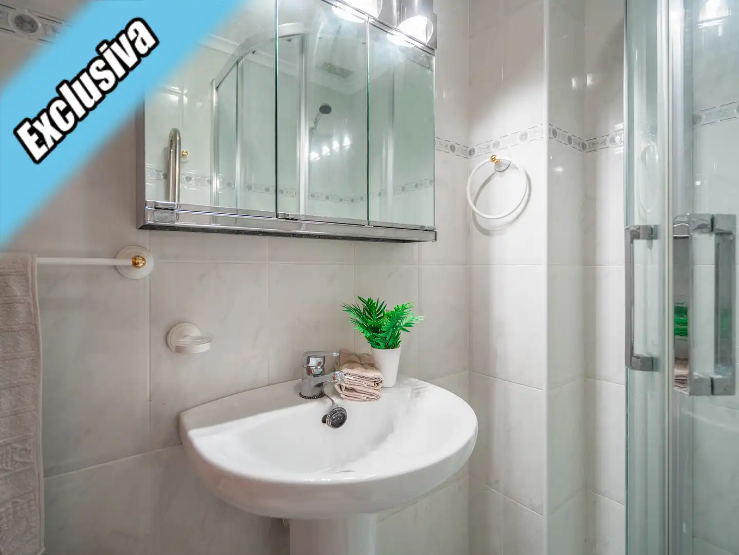Baño de Dúplex en venta en Santoña con Calefacción, Parquet y Terraza