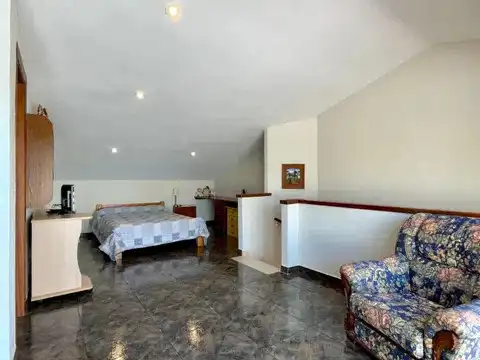 Casa aparellada amb terrassa en venda a Carrer Puigmal, imagen 66