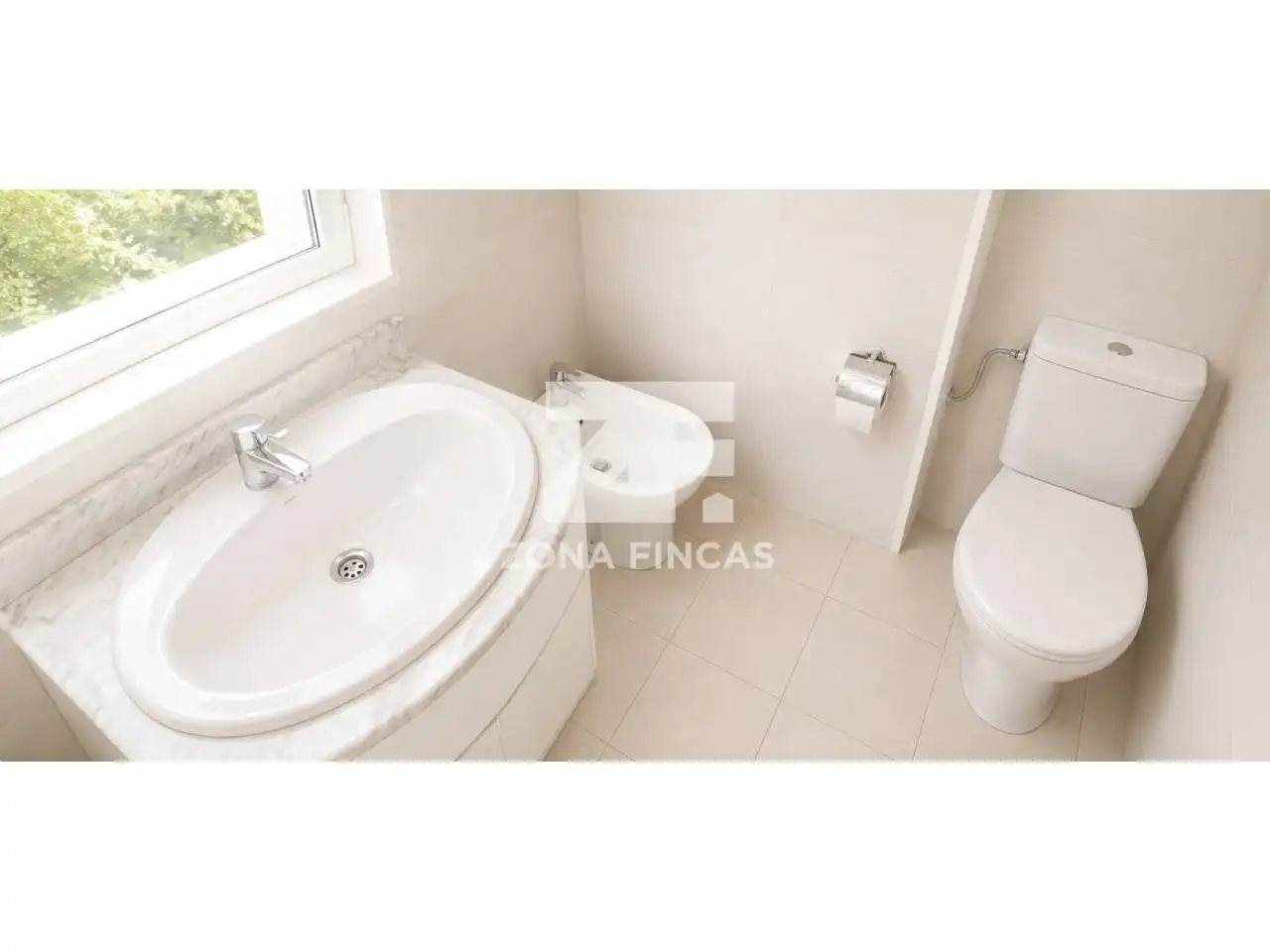 Bany de Casa o xalet en venda en Santa Coloma de Gramenet amb Terrassa