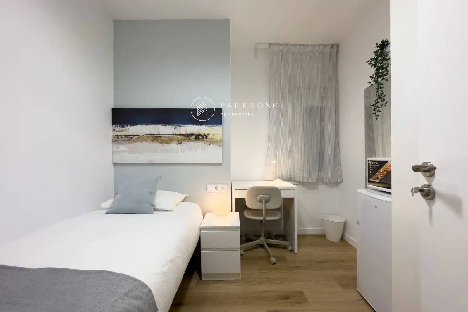 Bedroom of Flat for share in Barcelona  with Parquet flooring, Furnished and Oven