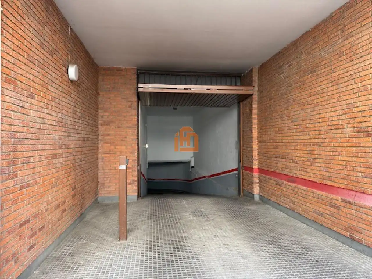 Parking de Apartamento en venta en León Capital  con Calefacción y Parquet