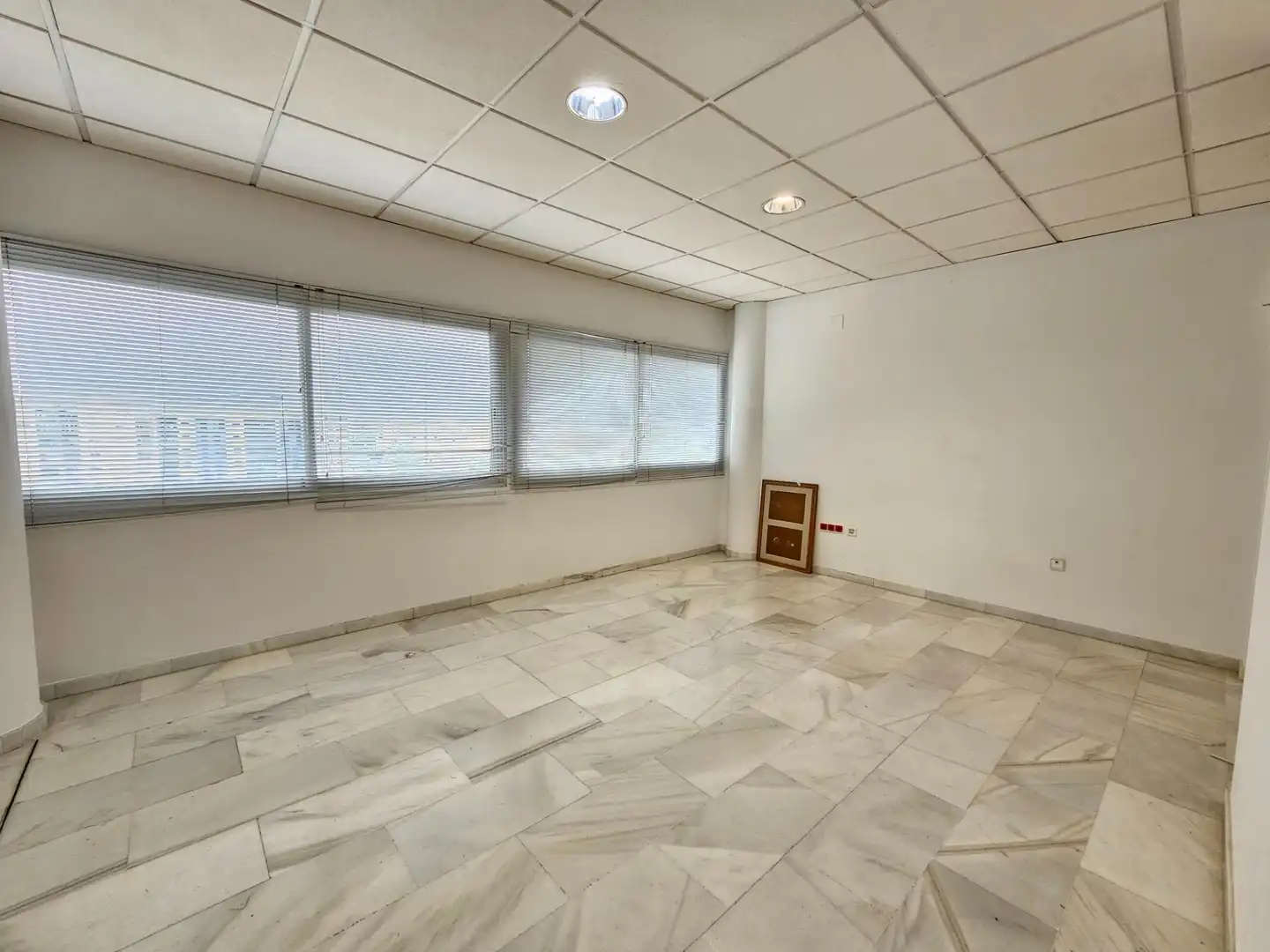 Office for sale in Santa Rosa - Valdeolleros